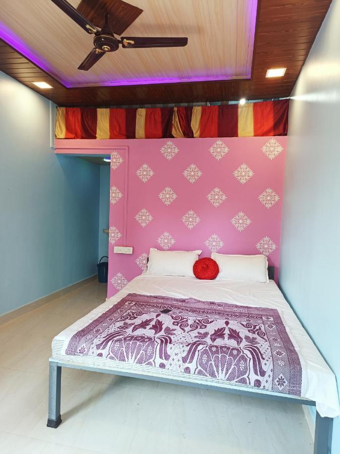 Srīvardhan Shree Nivas Home Stay מראה חיצוני תמונה